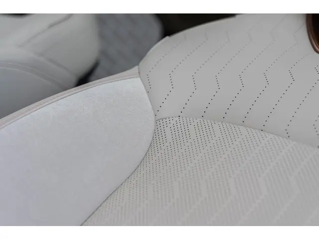 Lynk & Co 08 1.5 More 2026 Hybride Benzine 26