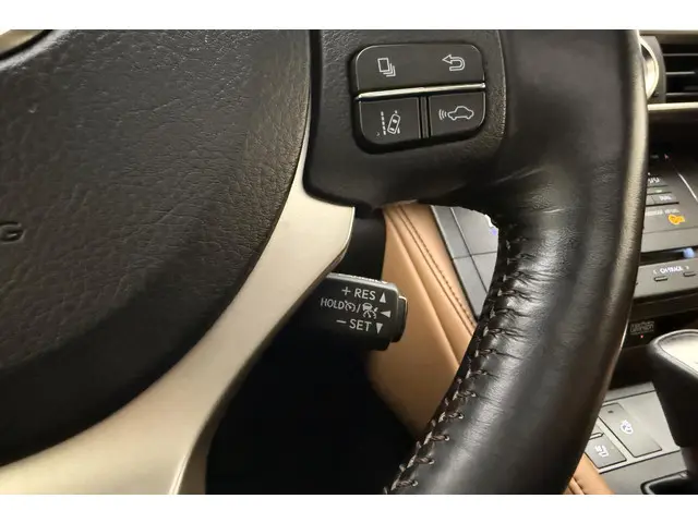 Lexus RC 300h F Sport Premium 2019 Hybride Benzine 28