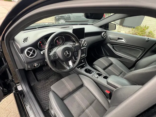 Mercedes-Benz A-Klasse 200 Ambition 2018 Benzine 9