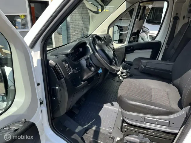 Peugeot Boxer Bestel 330 2.2 HDI L2H2 2016 Diesel 8