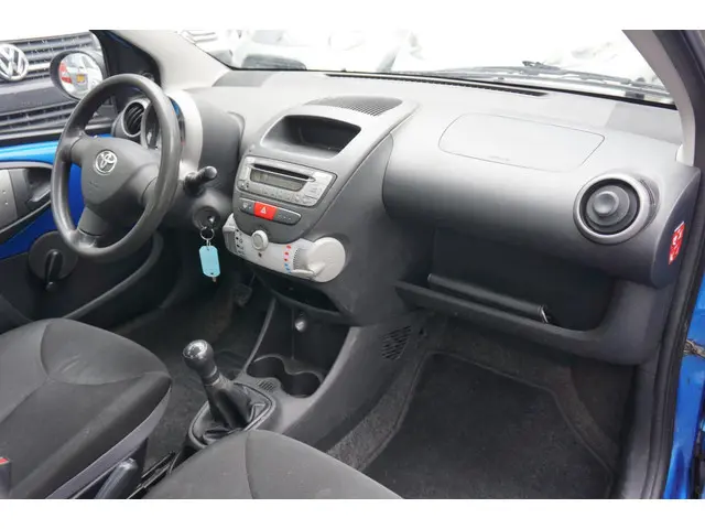 Toyota Aygo 1.0 VVT-i Access 2014 Benzine 12