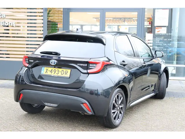 Toyota Yaris 1.5 Hybrid Dynamic 2023 Hybride Benzine 11