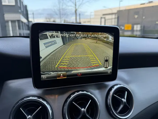 Mercedes-Benz GLA 200 Prestige PANORAMADAK 2016 Benzine 8