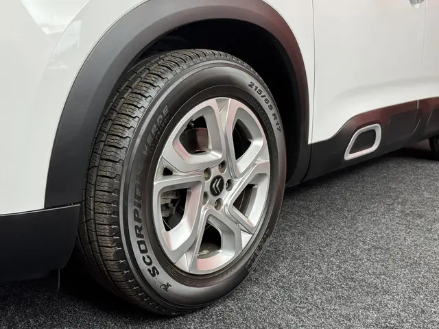 Citroën C5 Aircross 1.2 PureTech Live 2019 Benzine 25