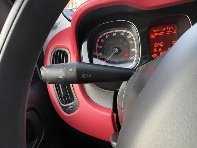 Fiat Panda 0.9 TwinAir Lounge 2016 Benzine 23