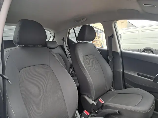 Hyundai i10 1.0i i-Motion 2015 Benzine 18