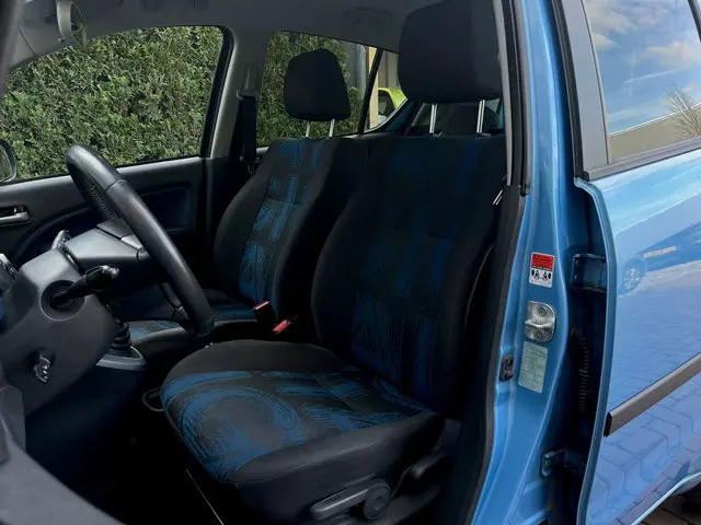 Opel Agila 1.2 Edition Eerste eigenaar 2012 Benzine 17