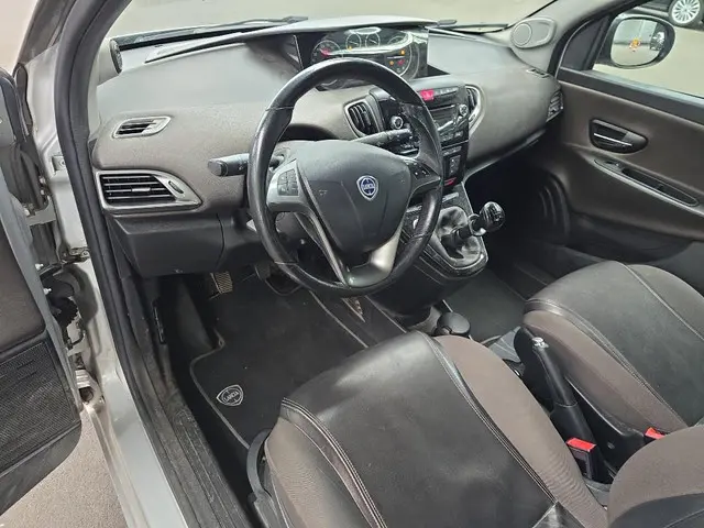 Lancia Ypsilon 0.9 TwinAir Platinum 2012 Benzine 6