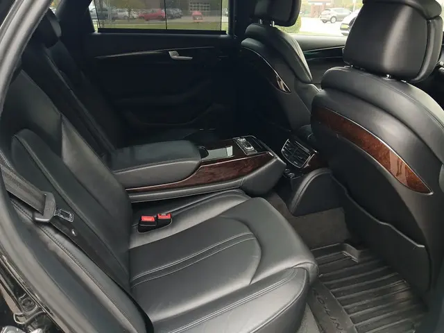 Audi A8 2.0 TFSI Hy. Pro L.+ 2012 Hybride Benzine 11