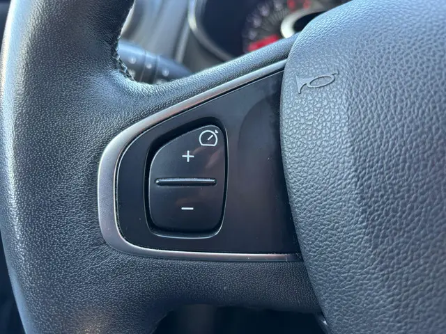 Renault Clio Estate 0.9 TCe Limited 2017 Benzine 13