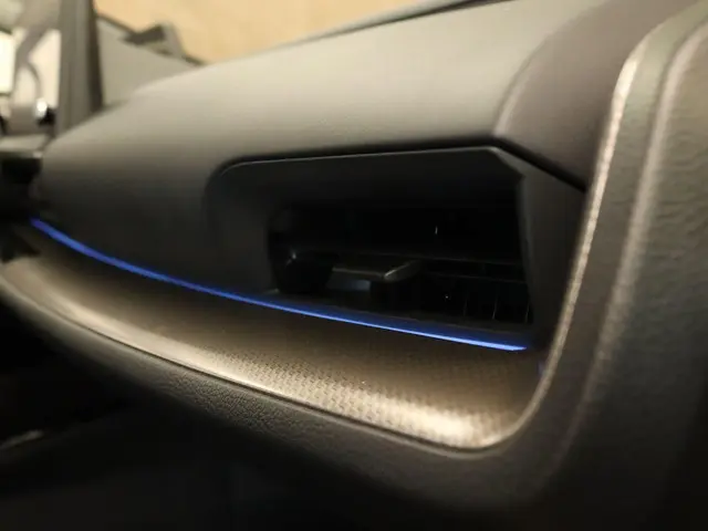 Toyota Prius 2.0 Plug-in Executive 2024 Hybride Benzine 27