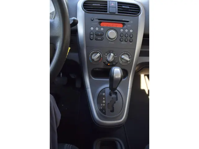 Opel Agila 1.2 Edition 2012 Benzine 24