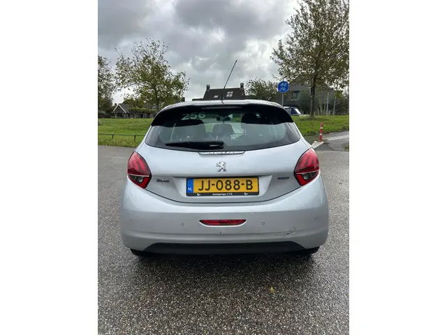 Peugeot 208 1.2 PureTech Blue Lion 2016 Benzine 5