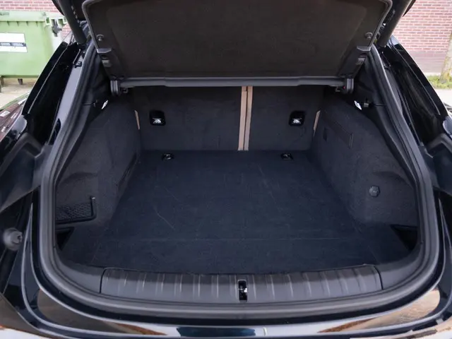 Porsche Taycan Sport Turismo 79 kWh 2022 Elektrisch 11