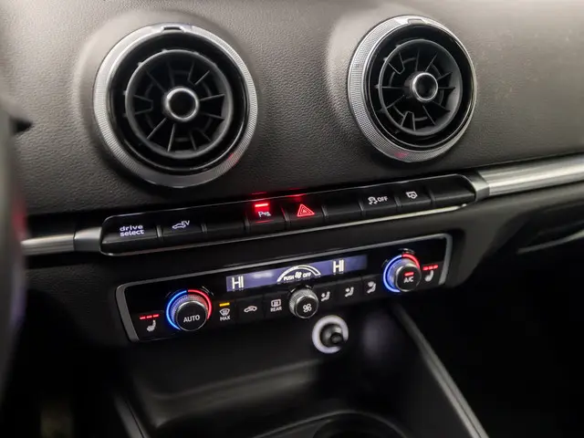 Audi A3 Sportback 1.4 e-tron Sport 2017 Hybride Benzine 10