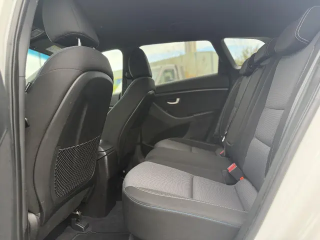 Hyundai i30 1.6 GDi Comfort 2016 Benzine 16