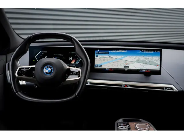 BMW iX xDrive40 Excellence 77 kWh 2022 Elektrisch 17