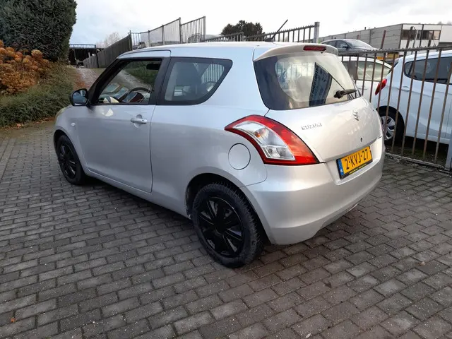 Suzuki Swift 1.2 Base 2013 Benzine 4