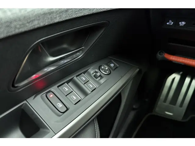 Peugeot e-5008 GT Avantage 73 kWh 2025 Elektrisch 24