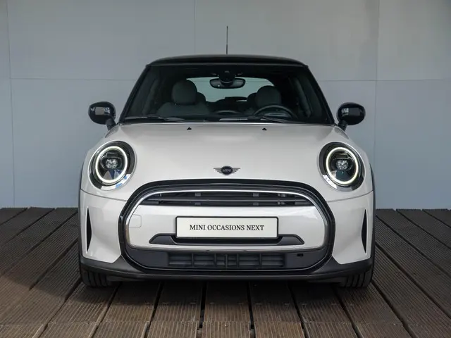 MINI 3-Deurs Cooper Aut. 2023 Benzine 3
