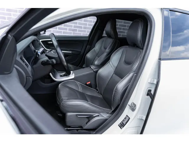 Volvo V60 2.0 T4 Ocean Race 2018 Benzine 15