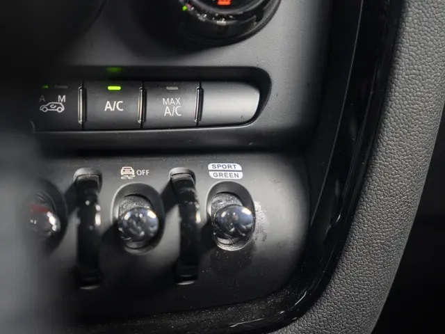 MINI Clubman One Classic 2021 Benzine 21