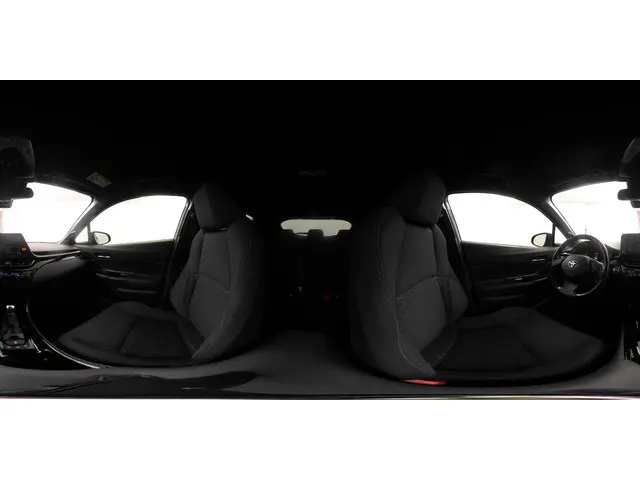 Toyota C-HR 1.8 Hybrid Style 2021 Hybride Benzine 52