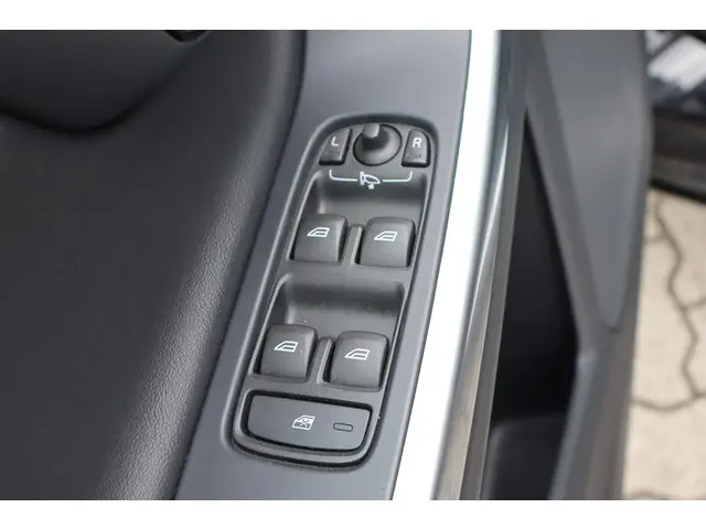 Volvo S60 2.0 D4 R-Design 2015 Diesel 23