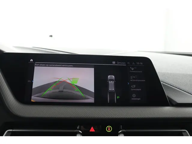 BMW 1 Serie 118i Executive Edition 2021 Benzine 8