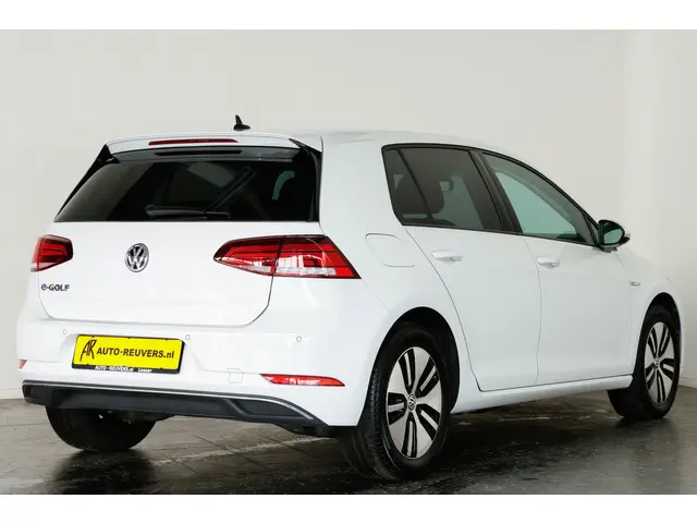 Volkswagen e-Golf 2