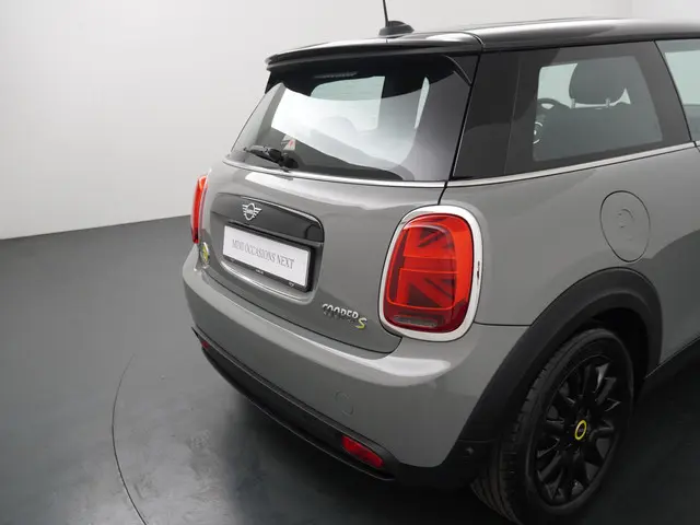 MINI Electric Camden Edition 33 kWh 2022 Elektrisch 28