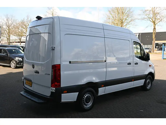 Mercedes-Benz Sprinter 317 CDI L2H2 Pro 2024 Diesel 3