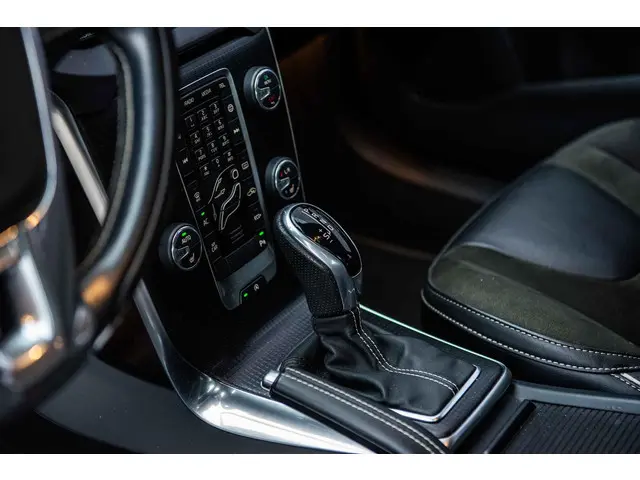 Volvo V40 2.0 T4 Business Sport 2017 Benzine 27