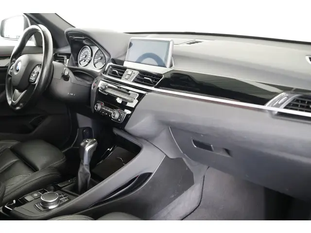 BMW X1 sDrive20i Centennial High Executive 2016 Benzine 7