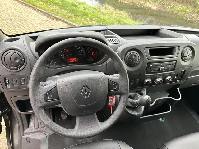 Renault Master T33 2.3 dCi 130 L2H2 2018 Diesel 20