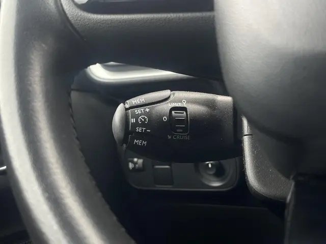 Citroën C3 1.2 PureTech S&S Shine 2017 Benzine 16