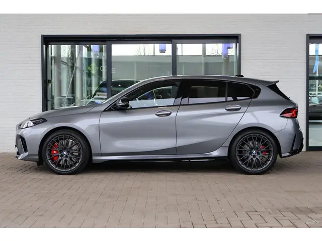 BMW 1 Serie 120 2025 Benzine 5