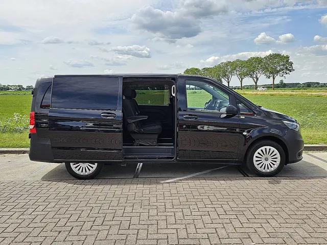 Mercedes-Benz Vito 116 CDI TOURER 2023 Diesel 17