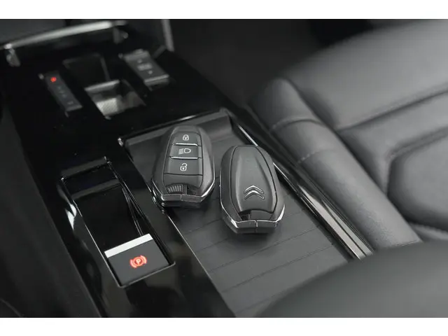 Citroën C4 Puretech 130 EAT8 Shine 2021 Benzine 15