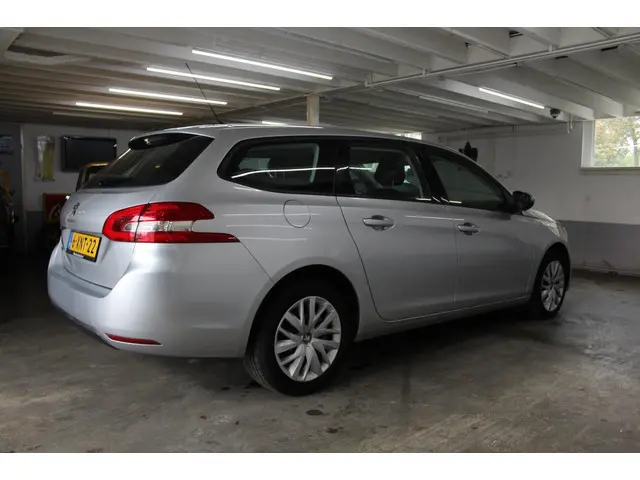 Peugeot 308 SW 1.2 e-THP Blue Lease 2014 Benzine 6
