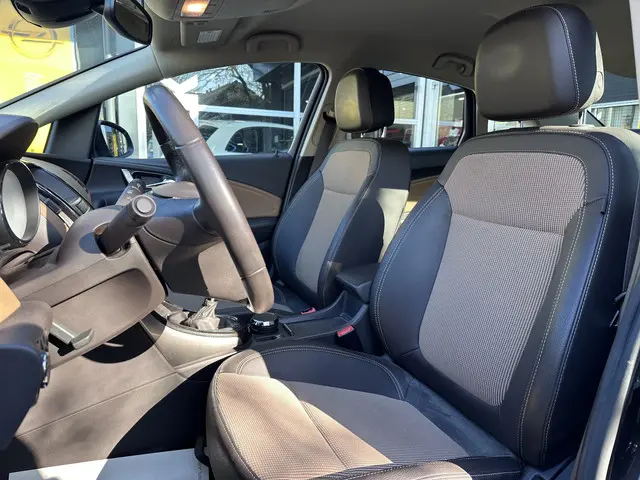 Opel Astra 1.4 Turbo Cosmo 2013 Benzine 11