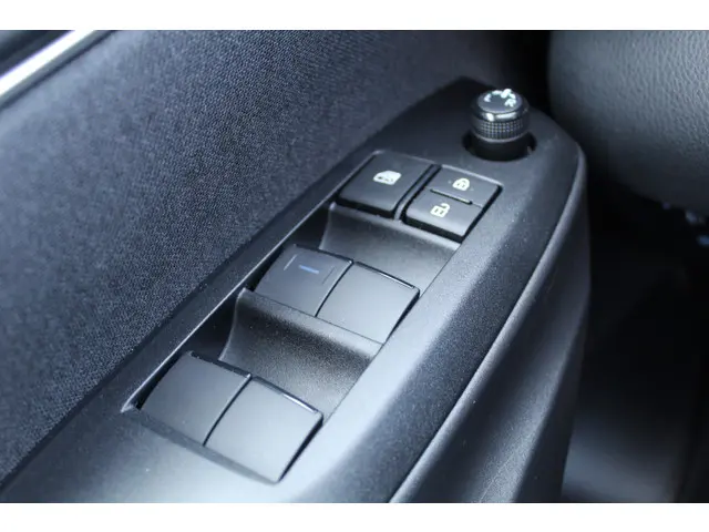Toyota Yaris 1.5 Hybrid Active 2022 Hybride Benzine 23