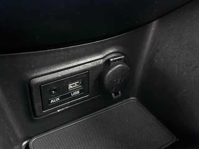 Hyundai ix20 1.6i Go! Automaat | Pano. | Camera 2017 Benzine 33