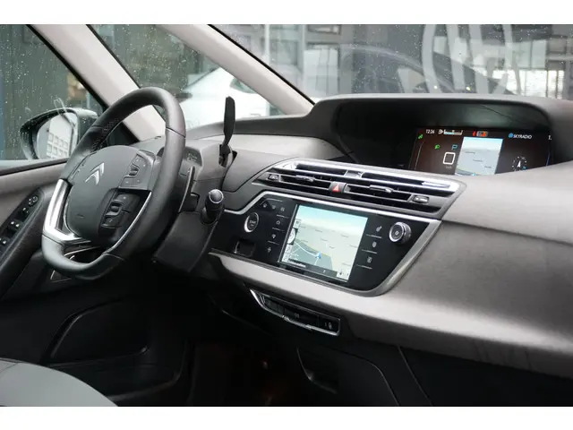 Citroën C4 Picasso 1.6 e-THP Intensive 2014 Benzine 3