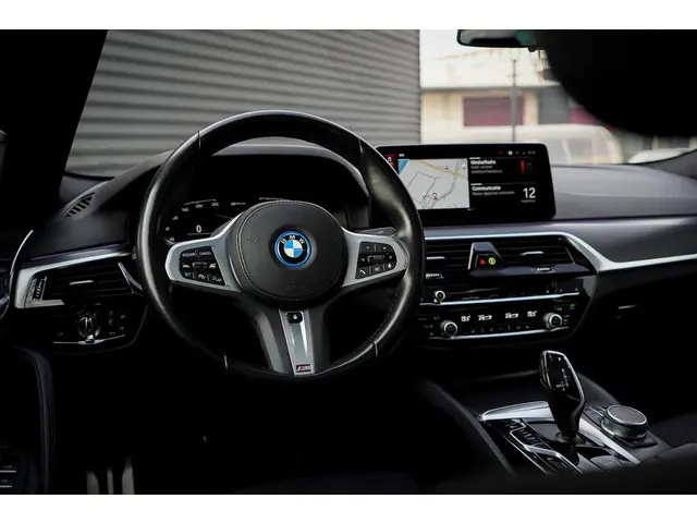 BMW 5 Serie 530e High Executive 2022 Hybride Benzine 58