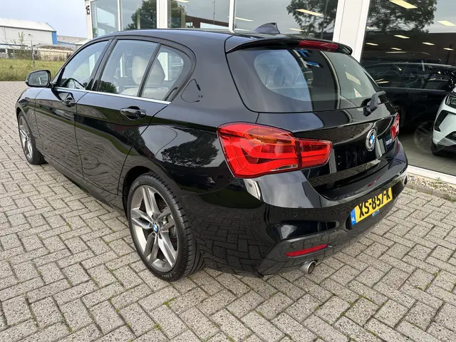 BMW 1 Serie 118i High Executive 2019 Benzine 10
