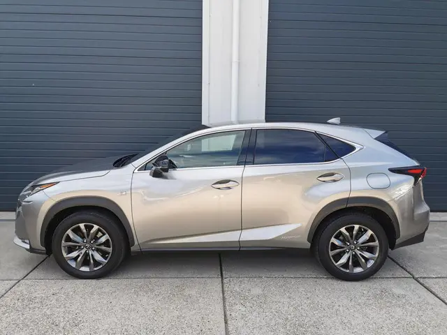 Lexus NX 300h AWD F Sport Line 2015 Hybride Benzine 5