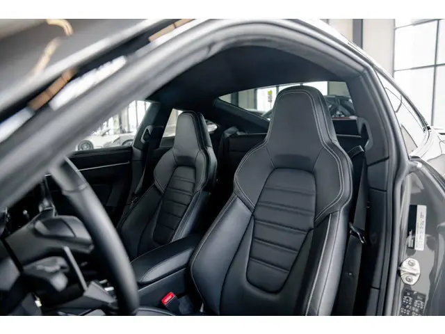 Porsche 911 Turbo S Coupé 2021 Benzine 25