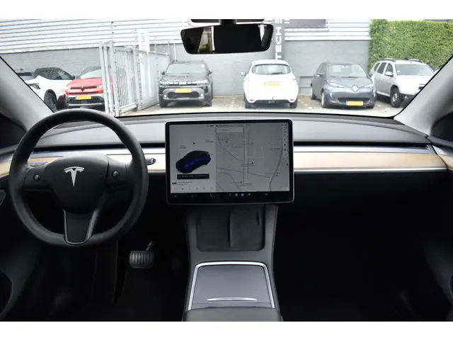 Tesla Model Y Long Range AWD 75 kWh 2021 Elektrisch 10