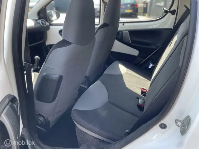 Peugeot 107 1.0 Blue Lease AIRCO 2013 Benzine 14